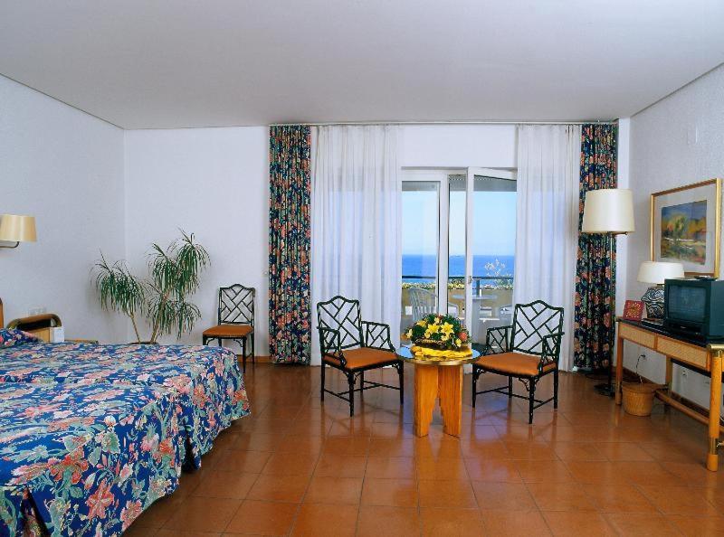 Parador De Ceuta Rom bilde